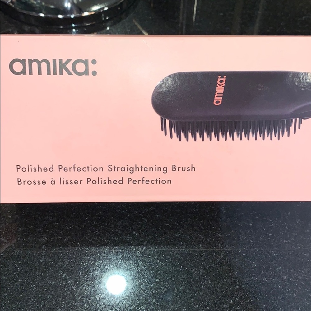 Amina straightening brush NWT